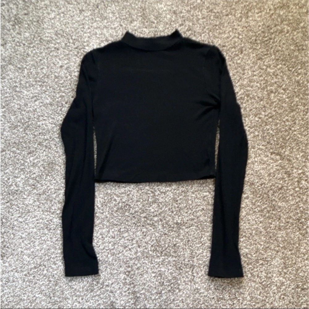 Elegant Black Long Sleeve Crop Top
